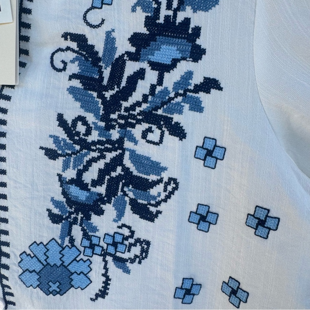 Solitaire Blue Floral Embroidered Boho Peasant Blouse Top Medium - Picture 5 of 7